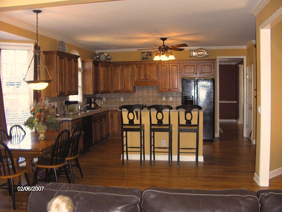 Kichten overlooking Family Room