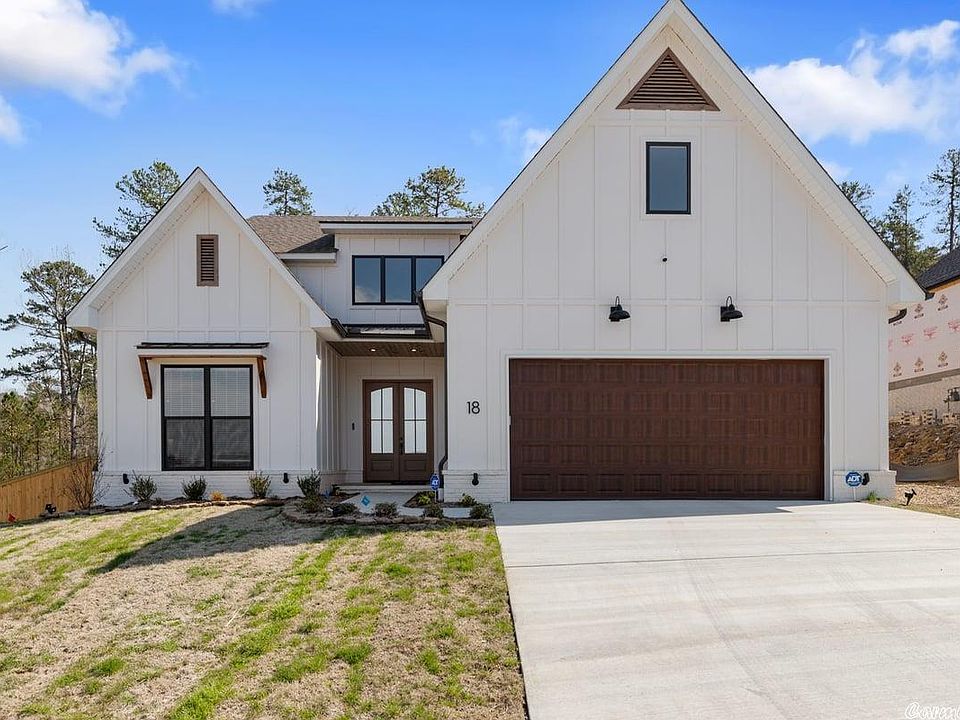 1st image of 18 Corlay Dr
