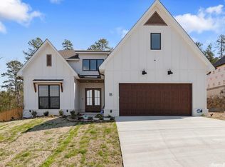 18 Corlay Dr, Little Rock, AR 72223