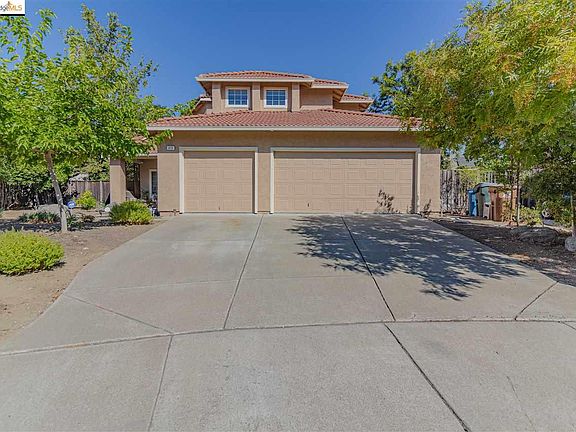 3rd image of 613 Twining Ct