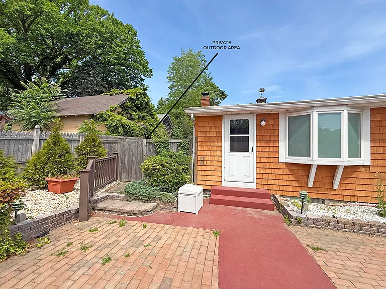 839 Pond View Rd — Photo 19