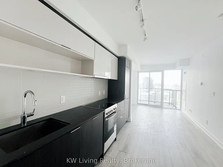 159 Wellesley St E #3309 — Photo 7