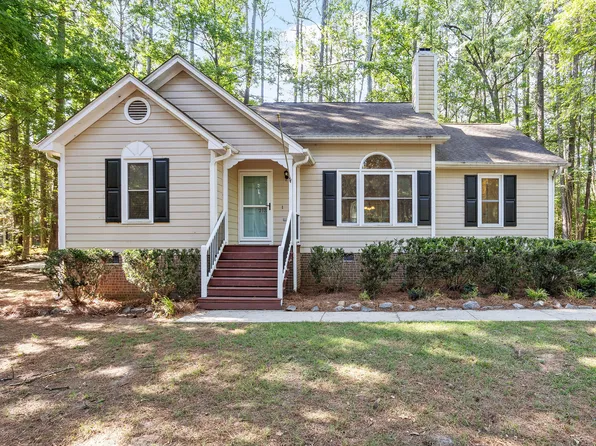 213 Long Needle Dr, Clayton, NC 27520
