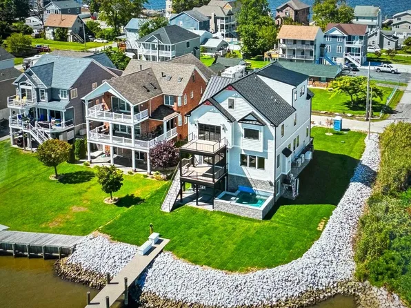 9111 Cuckold Point Rd, Sparrows Point, MD 21219