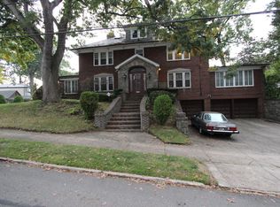 8320 Kent St, Jamaica, NY 11432