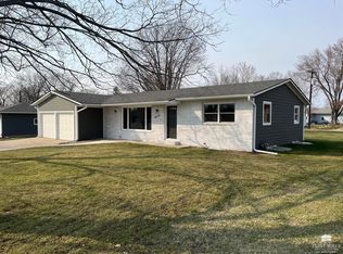 625 Lafayette St, Clay Center, KS 67432