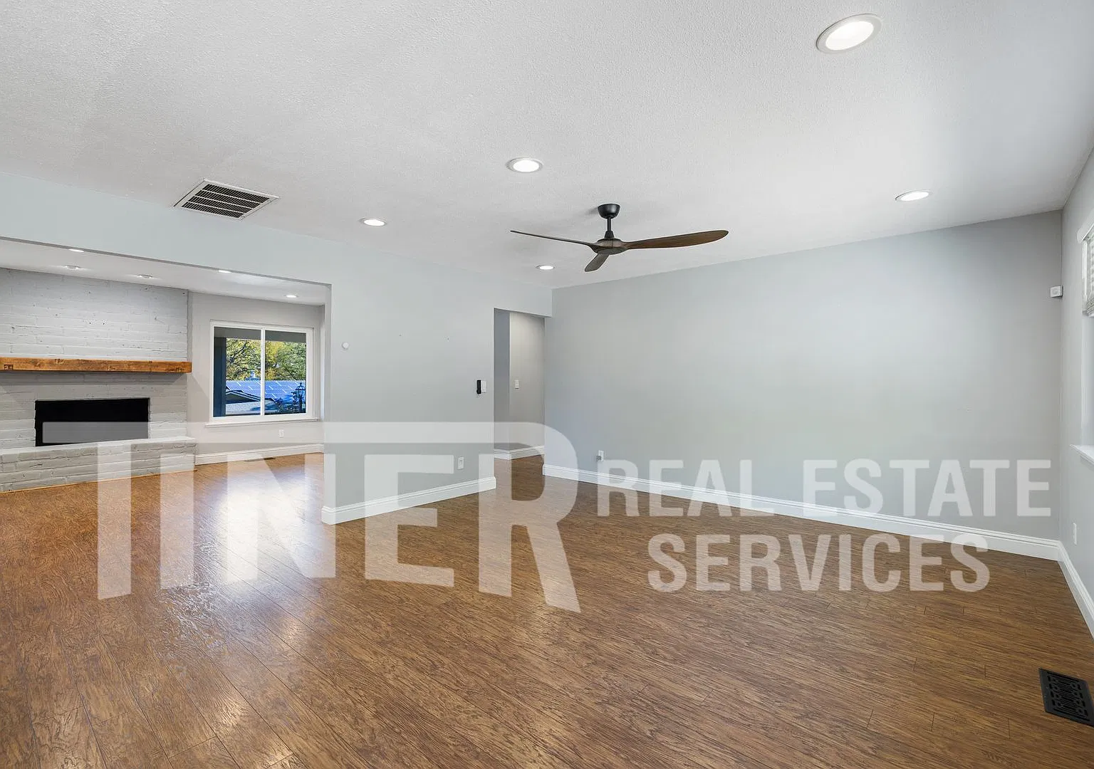 3134 Stanford Lane - Tier 1 - Beautifully Updated Home on Spacious Lot — Photo 4