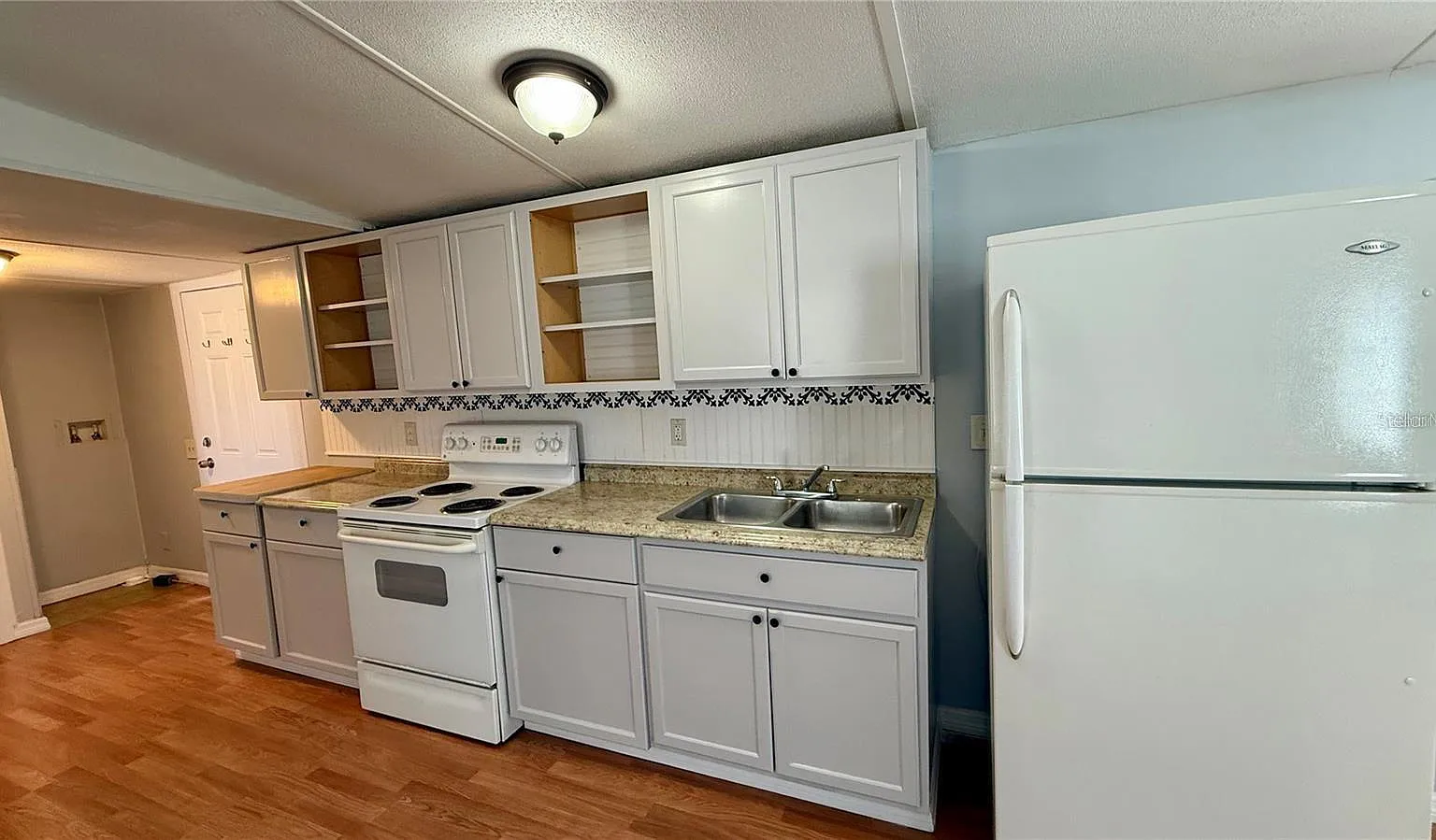 2 bed, 2.0 bath, 784 sqft, $1,200 — Photo 3