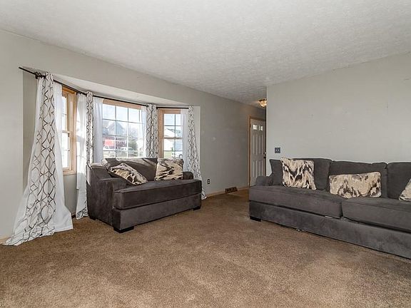 4th image of 5140 Hanover Dr