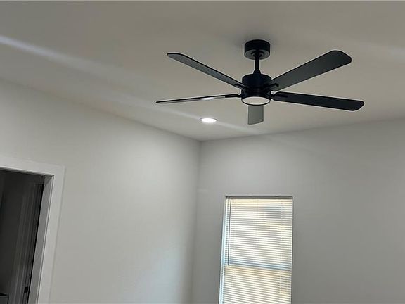 3rd image of 411 Bay Shore Ave