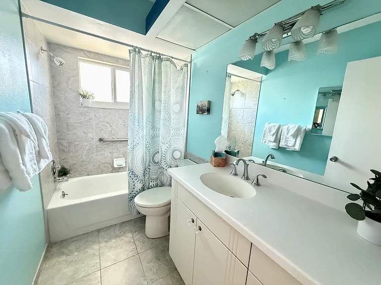 709 Hickory Ln — Photo 10