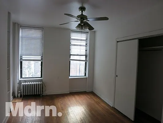 Rented by Mdrn Residential | media 13