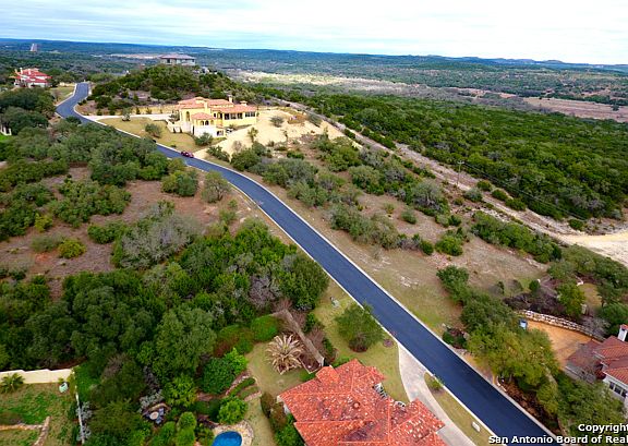 5th image of 38 Vineyard Dr