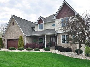 29 Penntowne Dr, Irwin, PA 15642