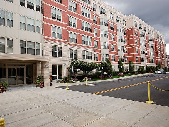 3rd image of 300 Mamaroneck Ave APT 434