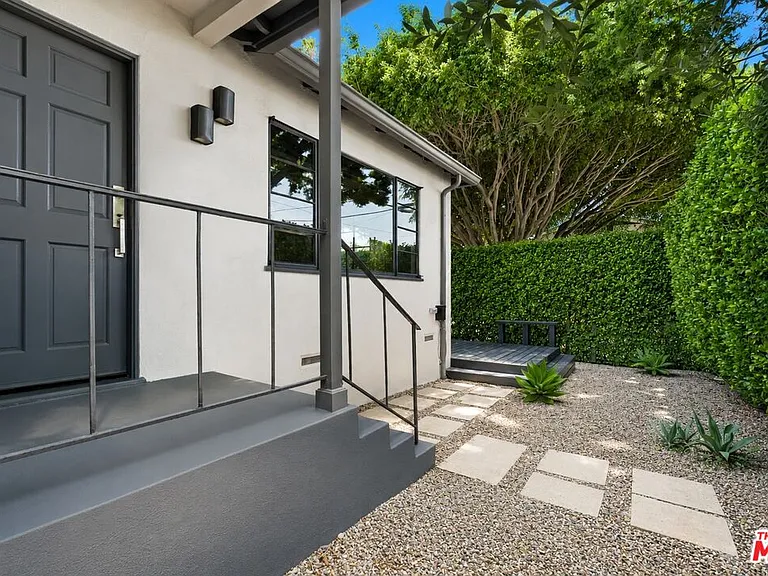 502 Strand St — Photo 15