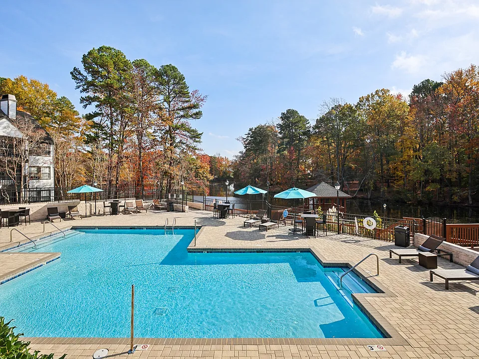 Radbourne Lake Apartments