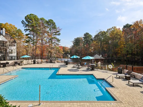 Radbourne Lake Apartments