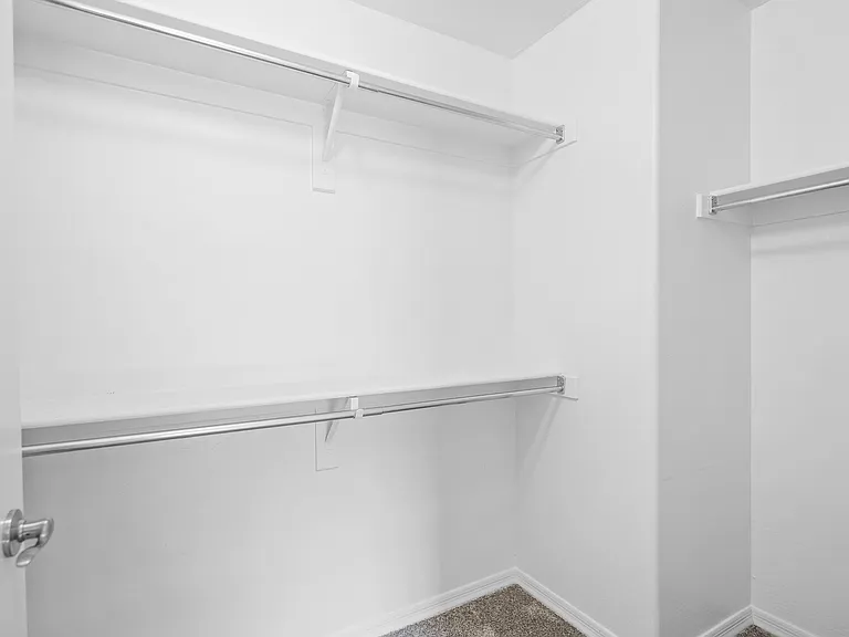 906 E Del Rio St — Photo 34