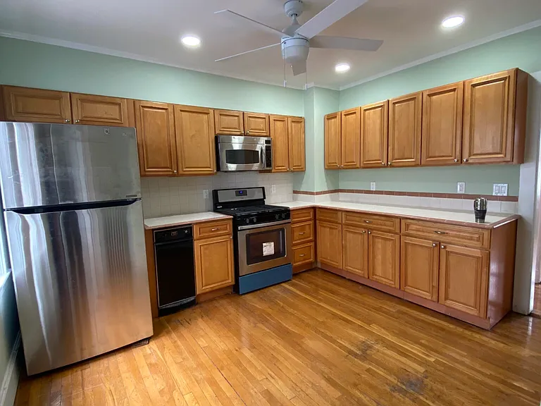4442 Washington St #3 — Photo 2