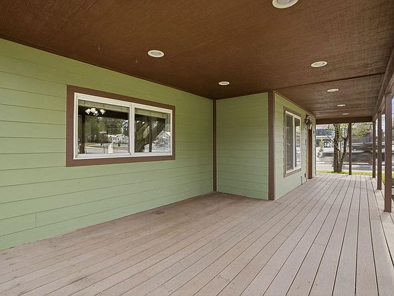 5th image of 404 N Spokane Ave