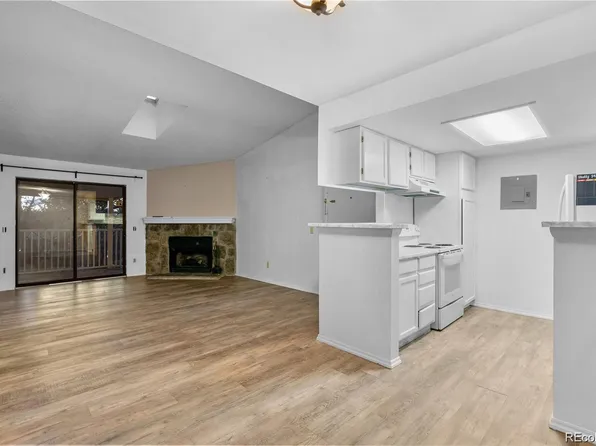 910 S Walden Street #206, Aurora, CO 80017