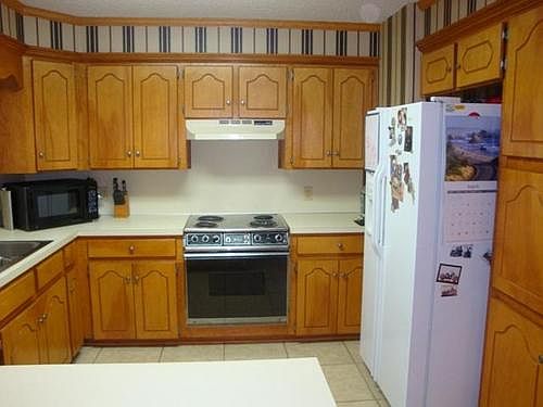3rd image of 22 Village Cir