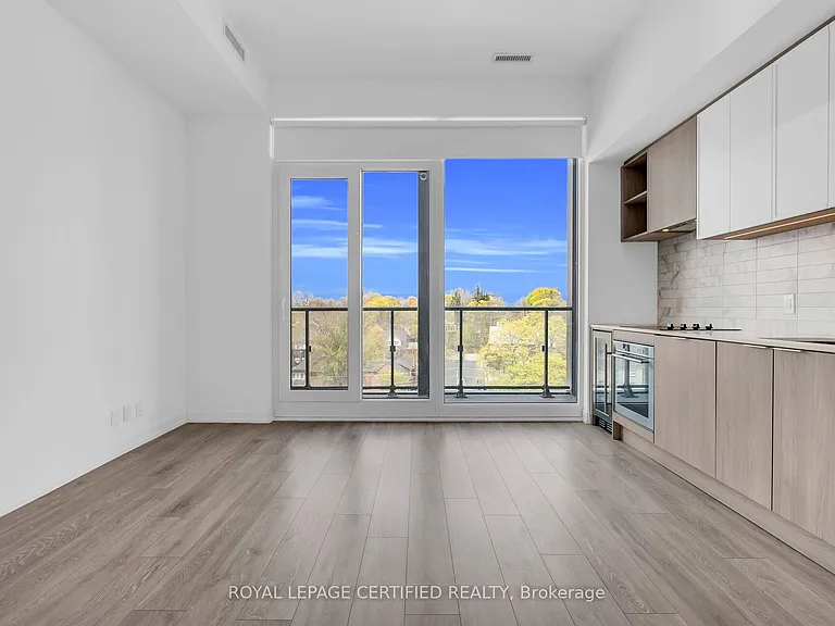 2020 Bathurst St #919 — Photo 12