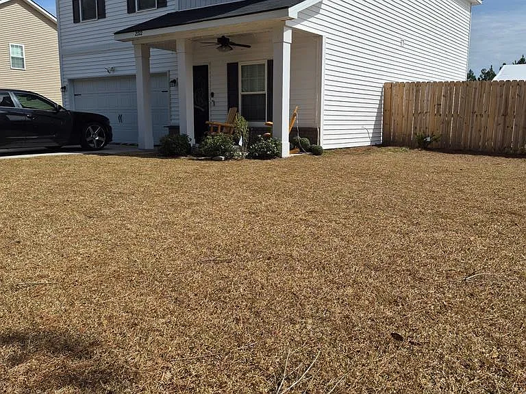 2722 Arnold Dr SE — Photo 2