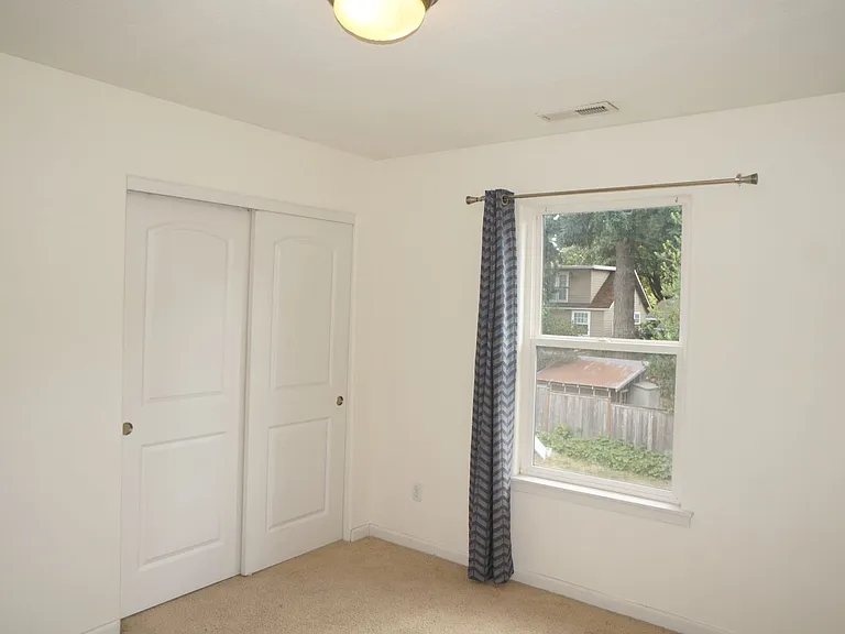 3822 SE Schiller St — Photo 24