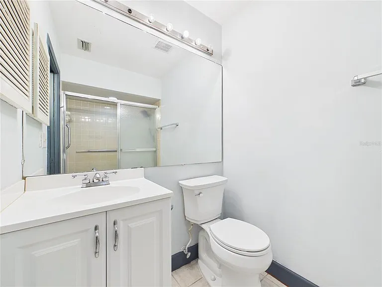 11239 Cedar Hollow Ln — Photo 25