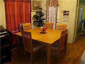3rd image of 609 Chapel Pl