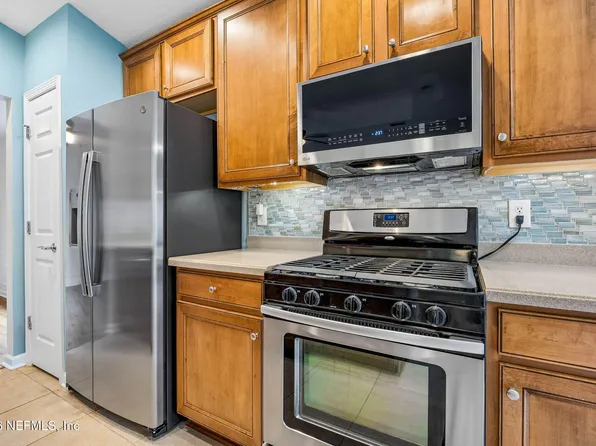 9015 TROPICAL BEND Circle, Jacksonville, FL 32256