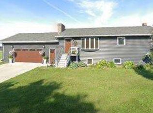 919 4th Ave NW, Devils Lake, ND 58301