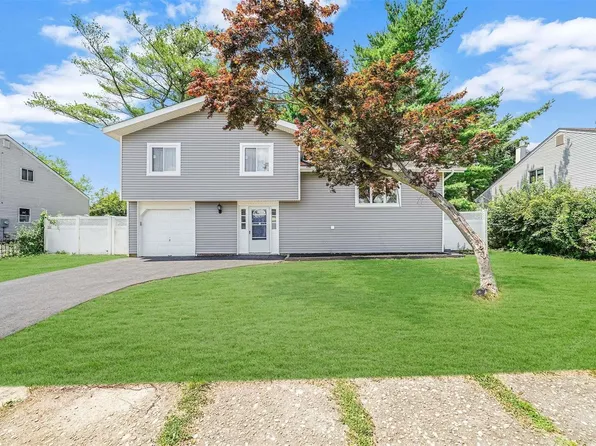 180 Branch Avenue, Central Islip, NY 11722