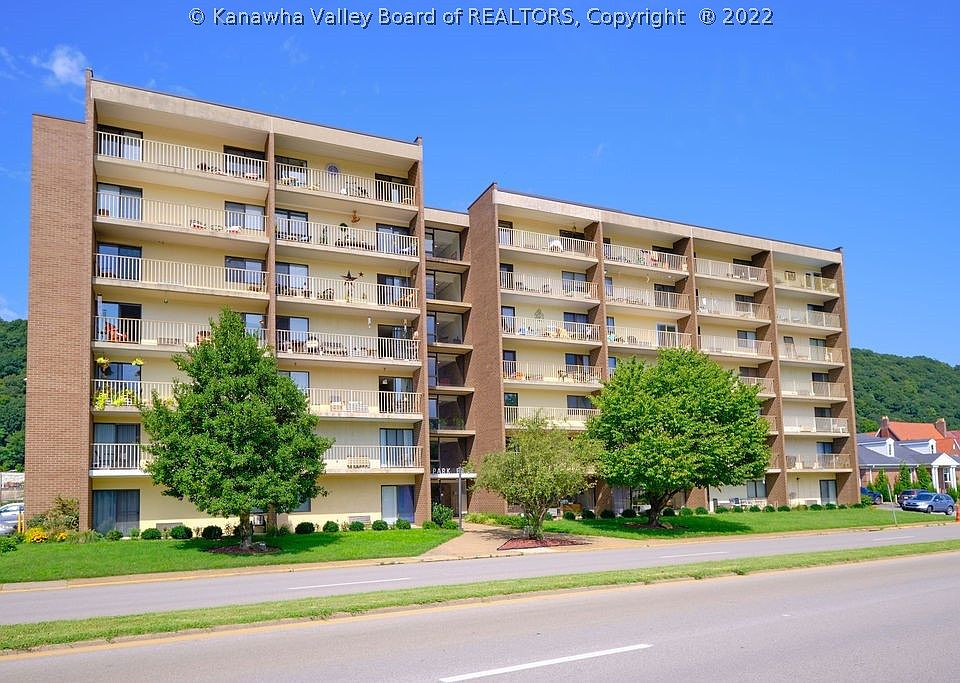 1st image of 2106 Kanawha Blvd E #B117