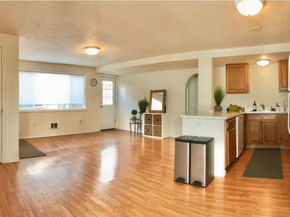 2026 NW 58th St APT 2, Seattle, WA 98107
