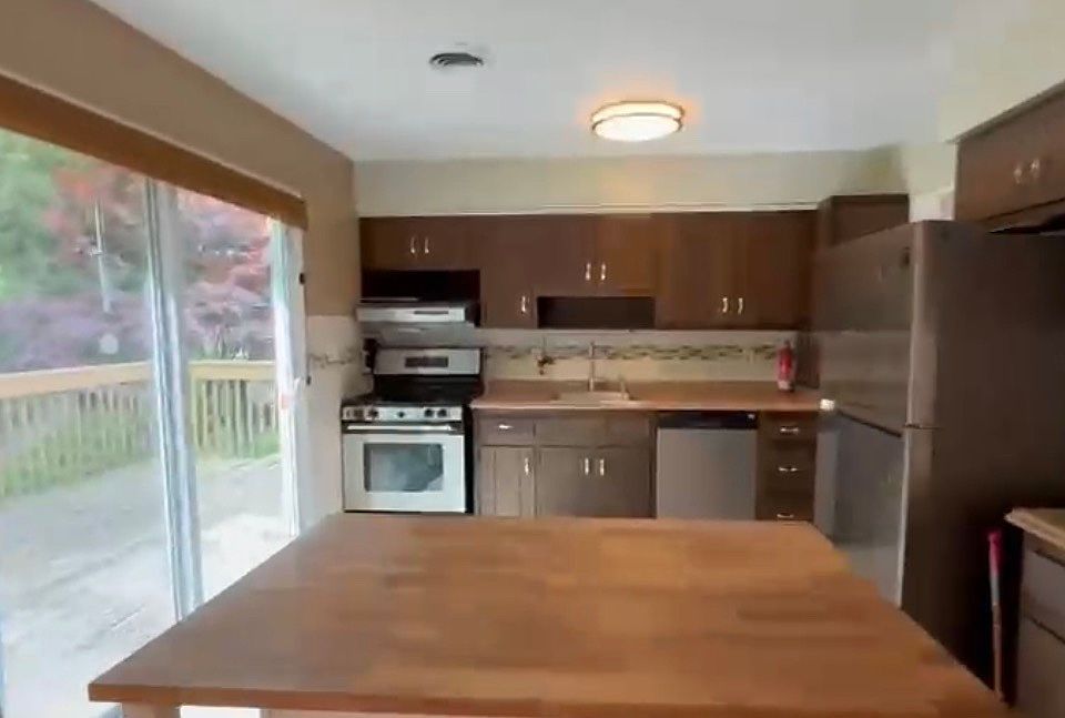 1st image of 82 Lincoln St