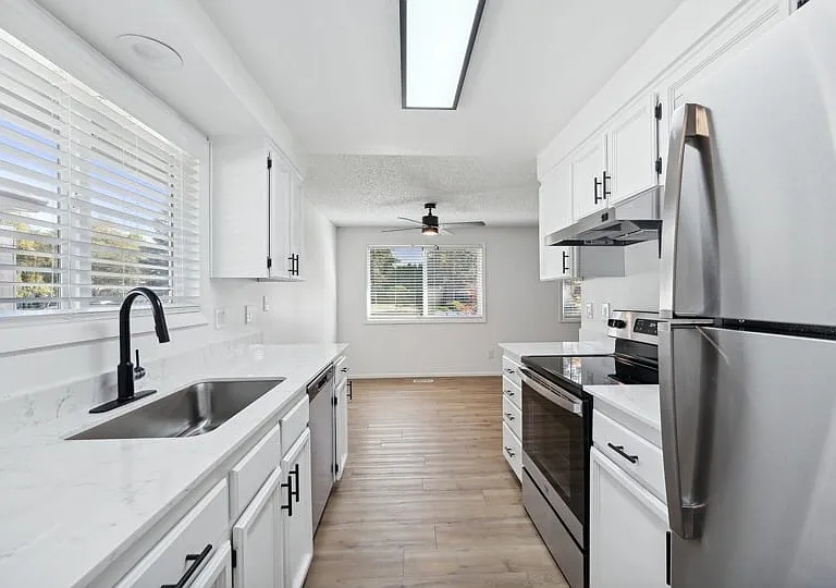 ReNew Rock Creek Townhomes — Photo 14