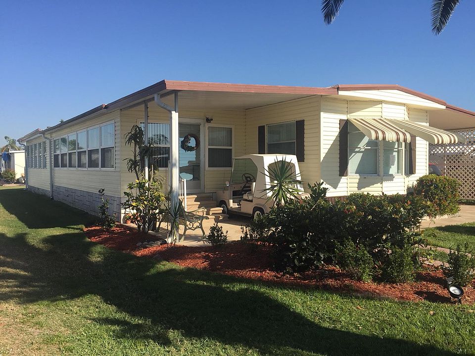 1st image of 27433 Pauline Dr