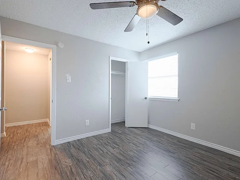 Ambassador Apartments — Photo 54