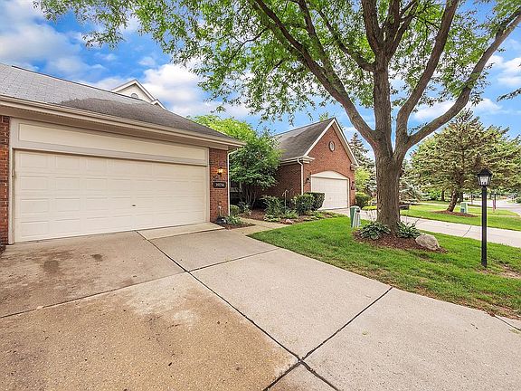 2nd image of 39756 Muirfield Ln #87