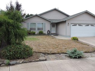 205 Samuel Lane Loop Rd, Phoenix, OR 97535