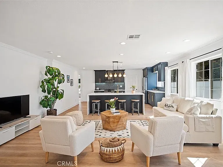 4 bed, 1811 sqft, $6,000 — Photo 4