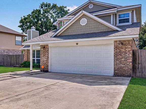 2nd image of 902 Mountain Meadows Dr