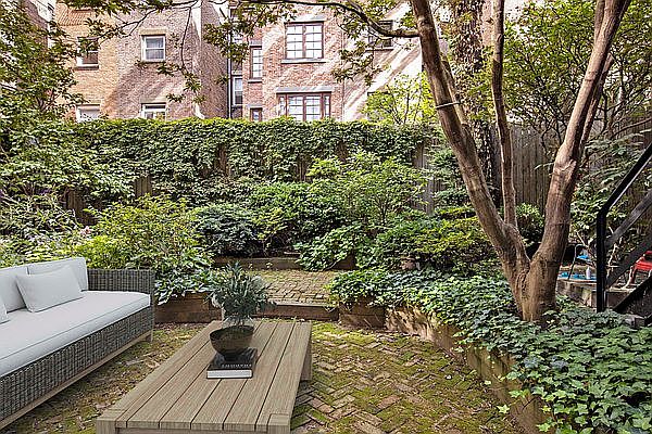 1st image of 333 W 70th St APT 1