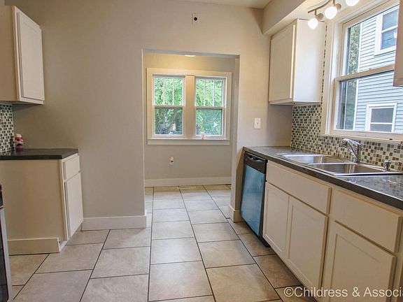 5th image of 1045 Alto Ave SE