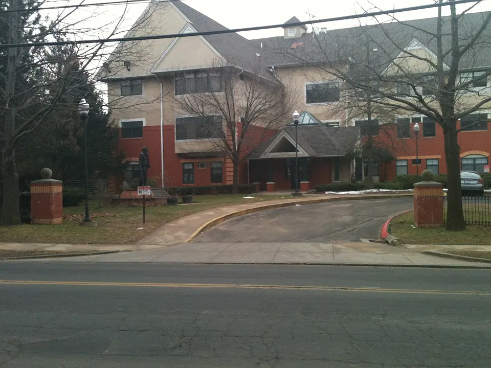 Renaissance Plaza