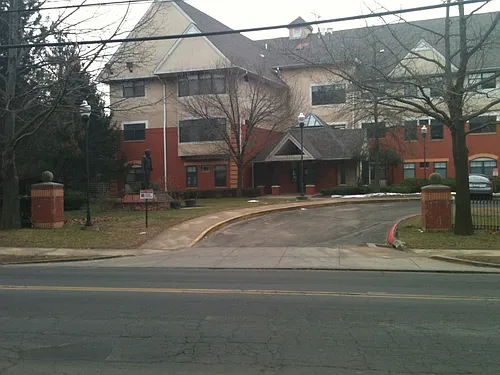 Renaissance Plaza Photo 1