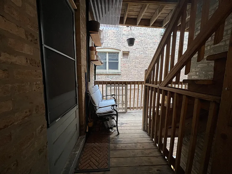 2423 W Lunt Ave #1 — Photo 10